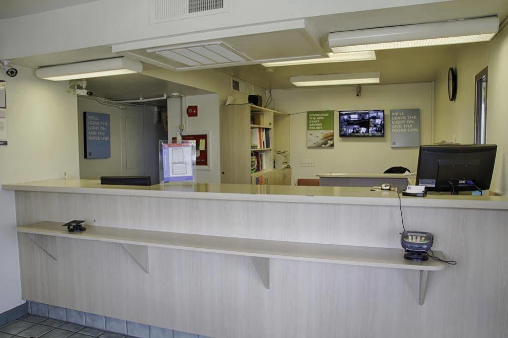 Super 8 By Wyndham Florence Extérieur photo