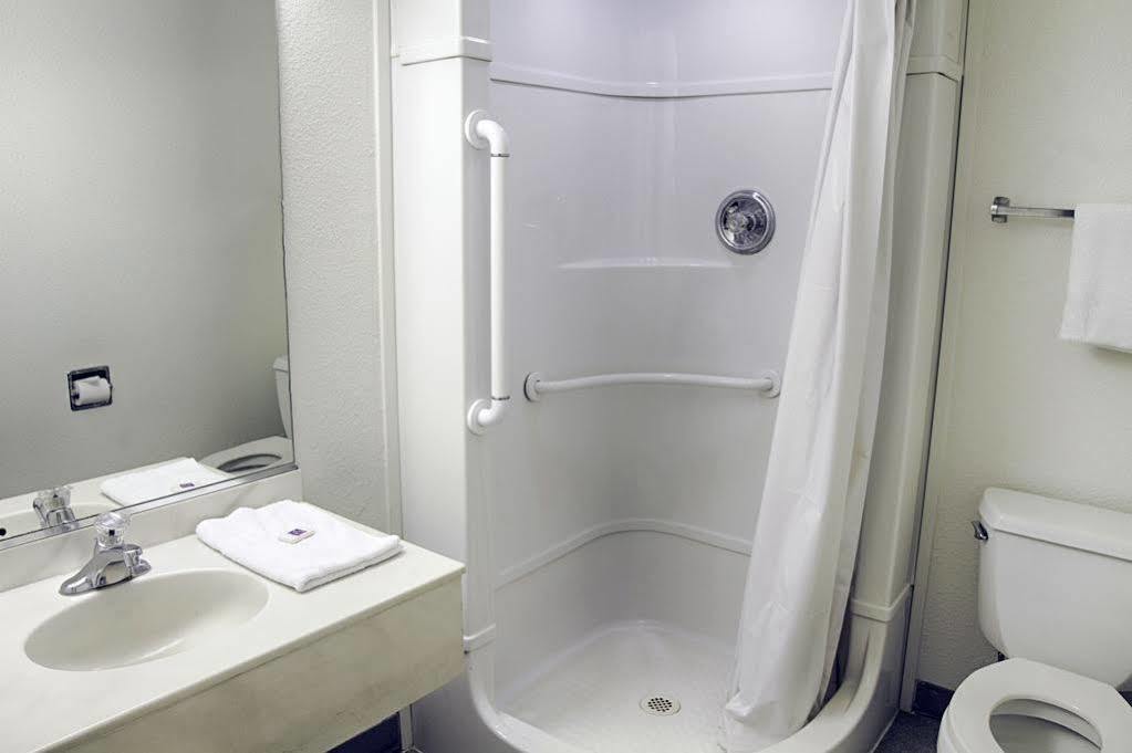 Super 8 By Wyndham Florence Extérieur photo