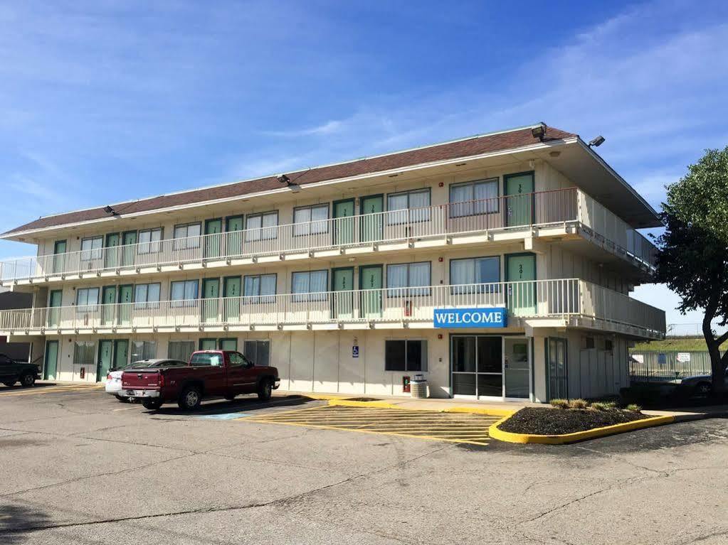 Super 8 By Wyndham Florence Extérieur photo