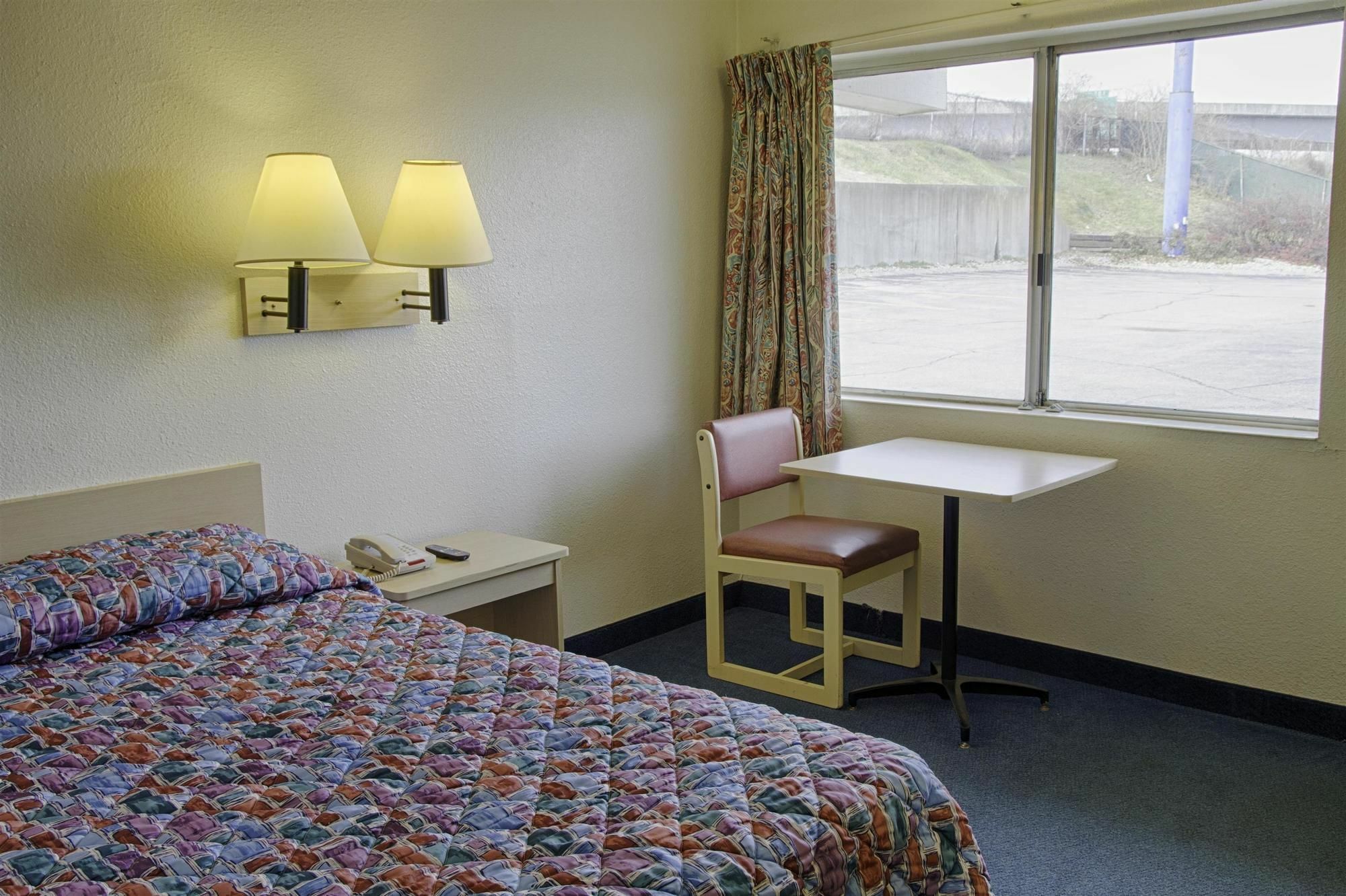 Super 8 By Wyndham Florence Extérieur photo